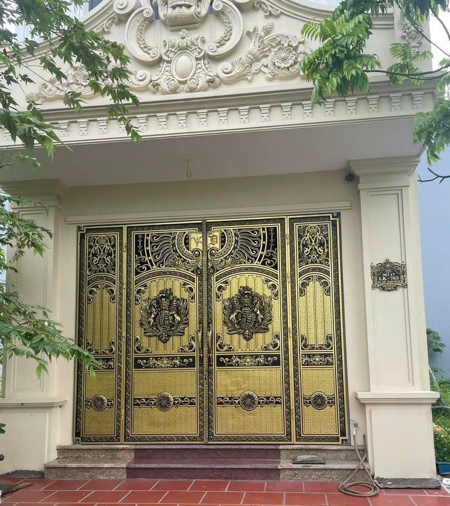Cổng nhôm đúc Gia Huy Hoàng Kim