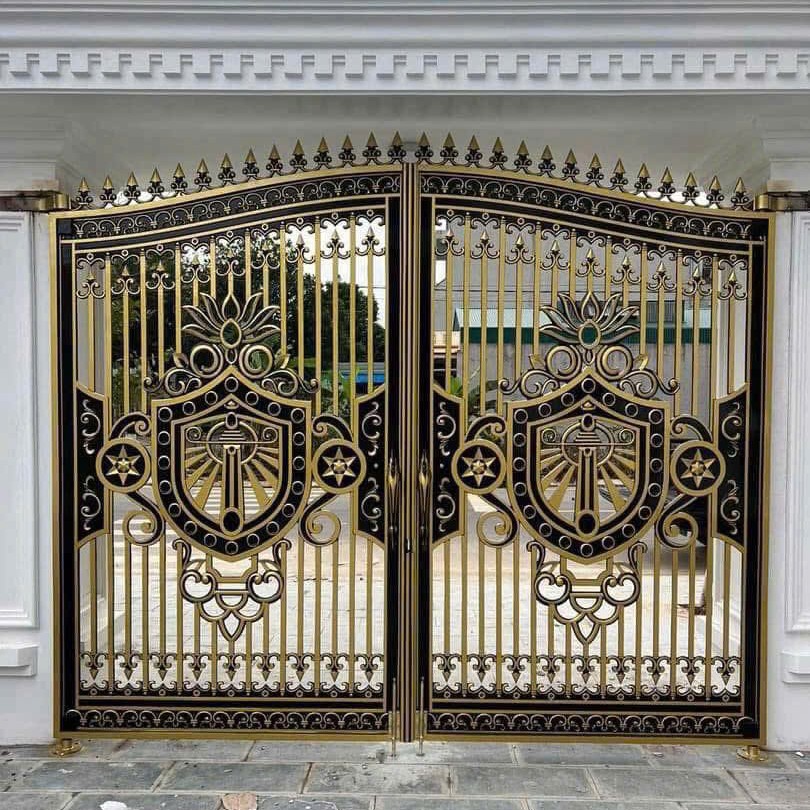 Cổng nhôm đúc Khiên Vàng Uy Quyền