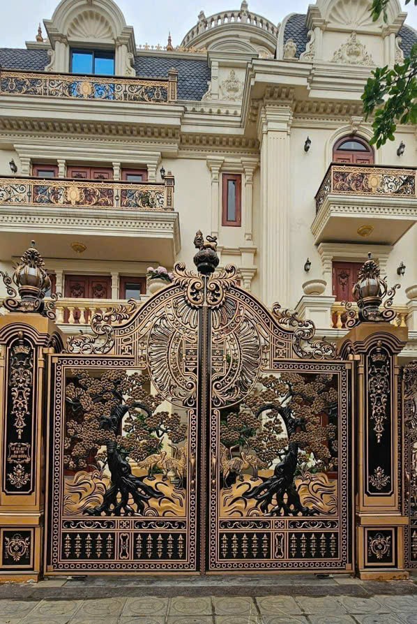 Cổng nhôm đúc Tùng Hạc Trường Thọ