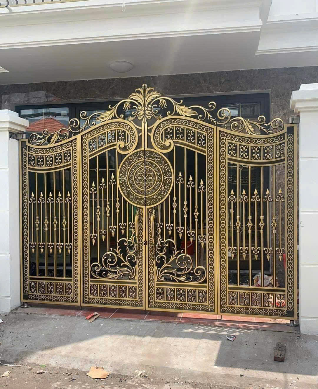 Cổng nhôm đúc Trống Đồng Tân Cổ Điển