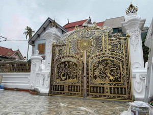 Cổng nhôm đúc Tùng Trúc Cúc Mai