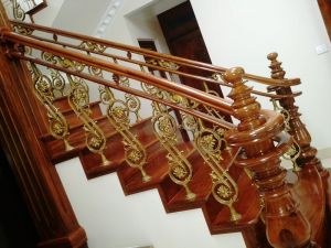 giá cầu thang nhôm đúc bao nhiêu một mét và cách tính chuẩn