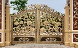 Mẫu cổng nhôm đúc chín rồng chầu nguyệt: báo giá và phong thủy